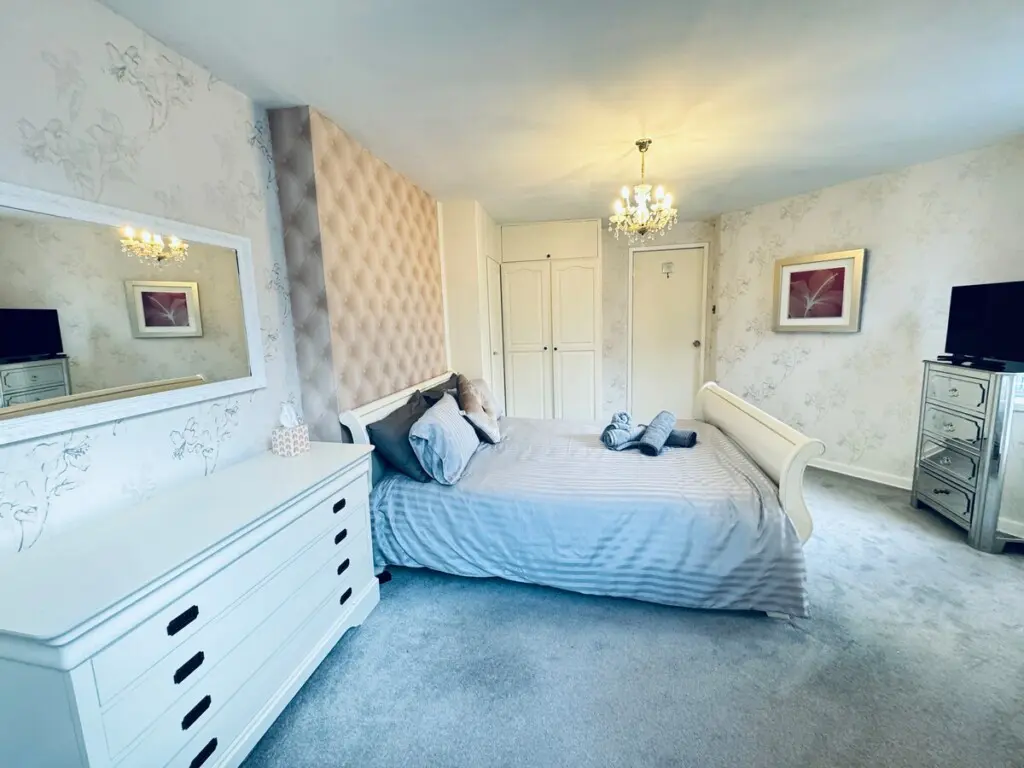 0b3f12f8 b3e9 46ac 9b5b ab140a07816c.jpeg