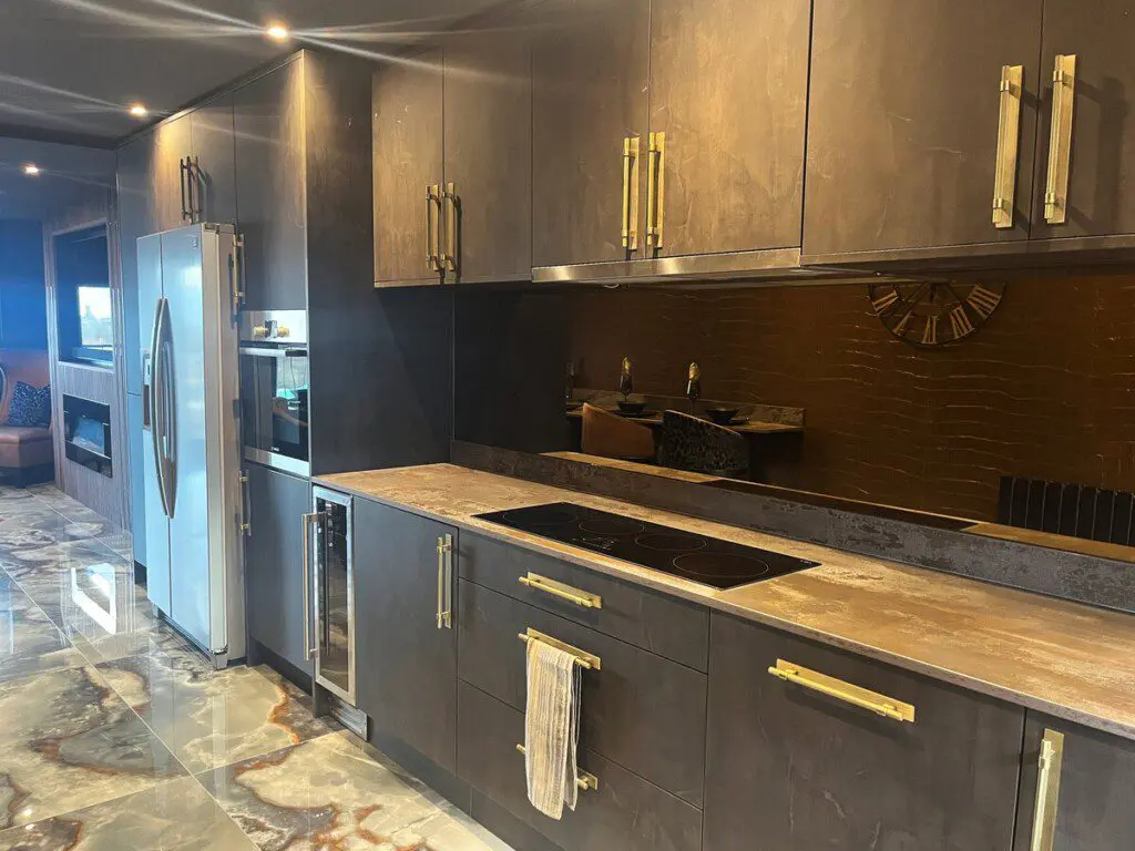 aa5b5c4f 7b0f 4e9a b1cc 942c546bfcfd.jpeg